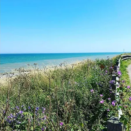 Cliff Top, Hornsea, Close To Sea Exterior photo